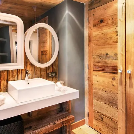 Val D Isere Chalet Sleeps 10 Pool Wifi